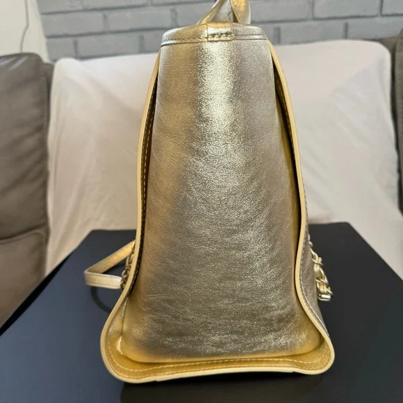 Limited Edition ! NWT Large Gold Calfskin Chanel Deauville Tote - Picture 4 of 15
